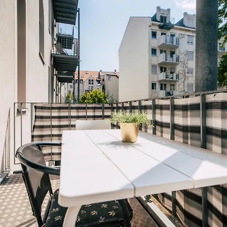 Luga Homes - Gewandhaus Апартаменты *