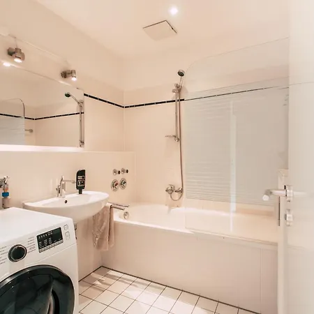 Luga Homes - Gewandhaus Лейпциг