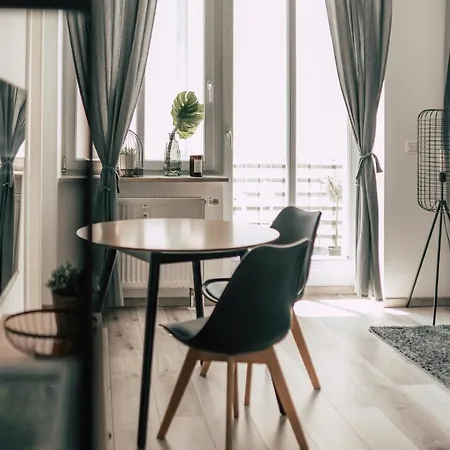 Luga Homes - Gewandhaus Lägenhet