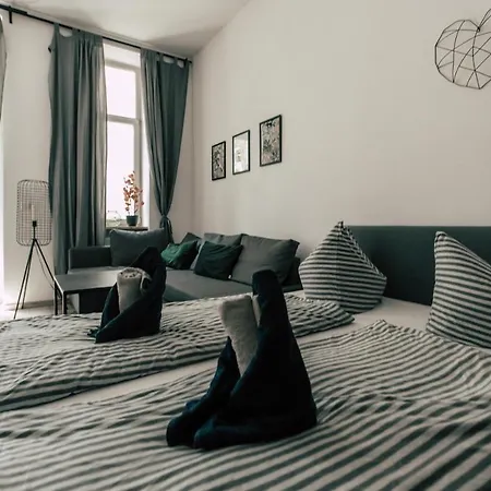 Luga Homes - Gewandhaus Апартаменты *